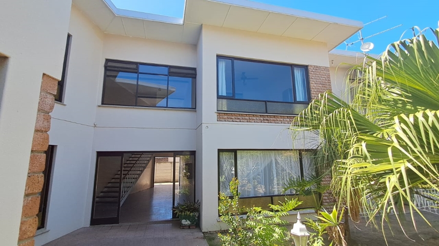To Let 1 Bedroom Property for Rent in Beacon Bay Eastern Cape